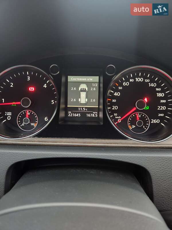 Универсал Volkswagen Passat 2013 в Киеве