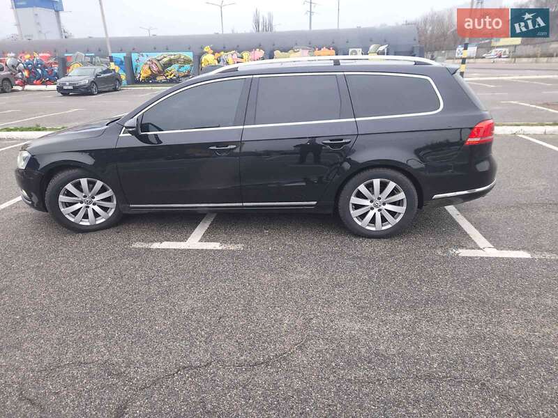 Универсал Volkswagen Passat 2013 в Киеве