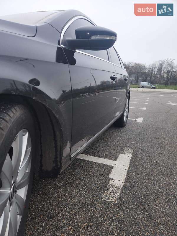 Универсал Volkswagen Passat 2013 в Киеве