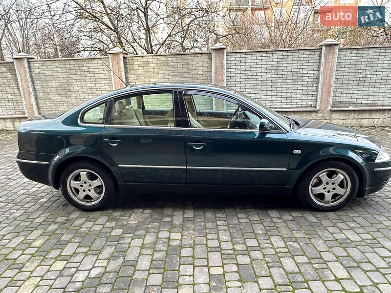 Седан Volkswagen Passat 2003 в Черновцах