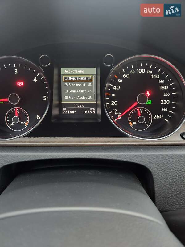 Универсал Volkswagen Passat 2013 в Киеве