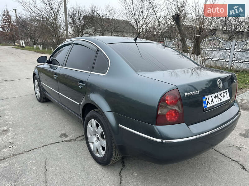 Седан Volkswagen Passat 2004 в Брусилове