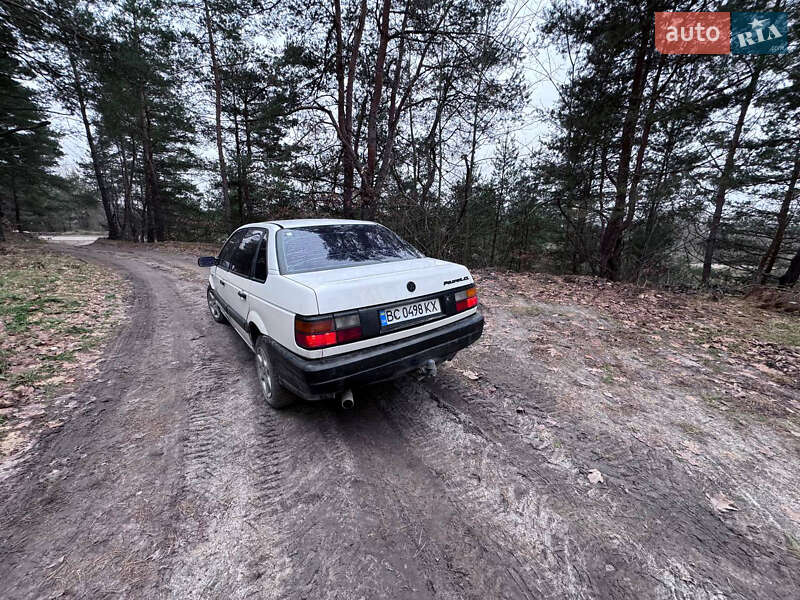 Седан Volkswagen Passat 1990 в Буске фото 4 Седан Volkswagen Passat 1990 в Буске