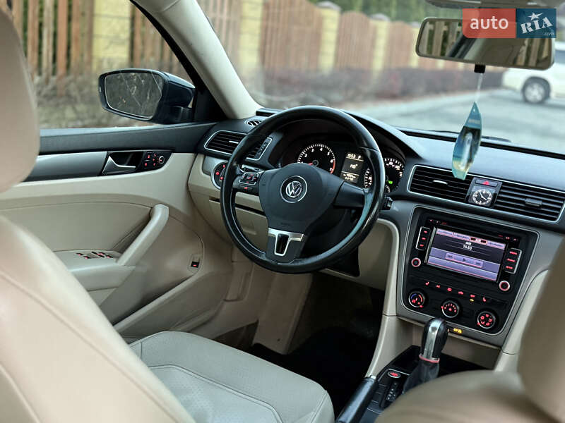 Седан Volkswagen Passat 2015 в Днепре