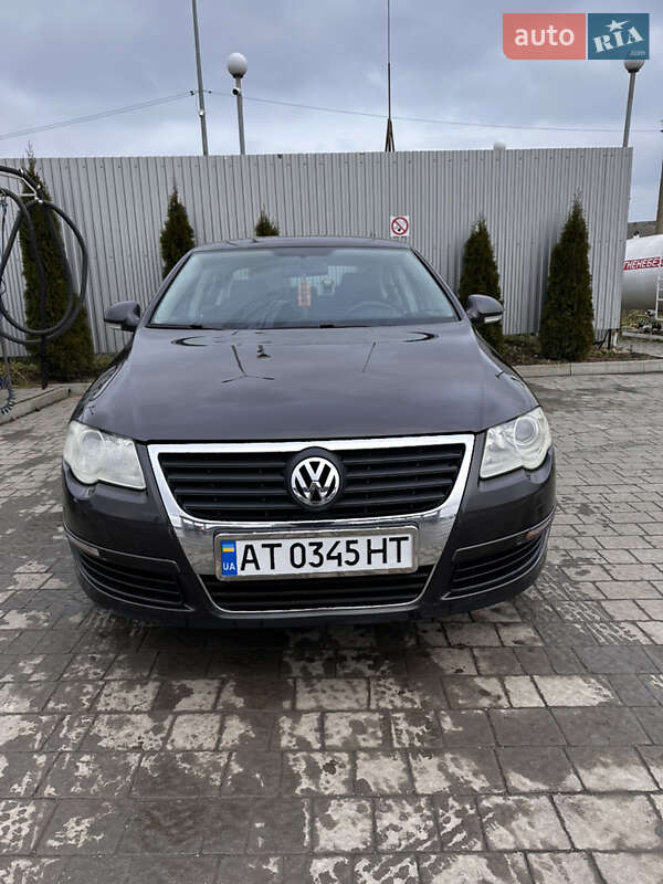 Седан Volkswagen Passat 2005 в Ивано-Франковске