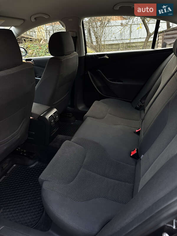 Седан Volkswagen Passat 2005 в Ивано-Франковске