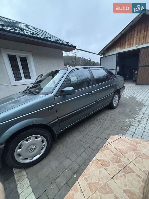 Седан Volkswagen Passat 1989 в Ивано-Франковске