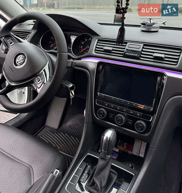 Седан Volkswagen Passat 2017 в Запорожье