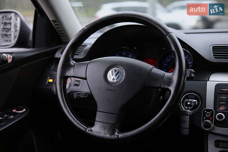 Седан Volkswagen Passat 2005 в Харкові