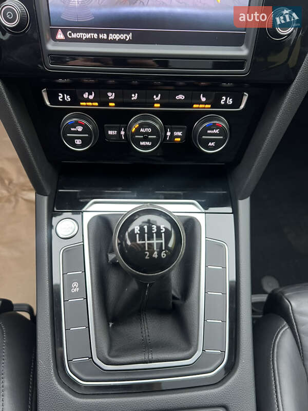 Универсал Volkswagen Passat 2016 в Луцке фото 31 Универсал Volkswagen Passat 2016 в Луцке