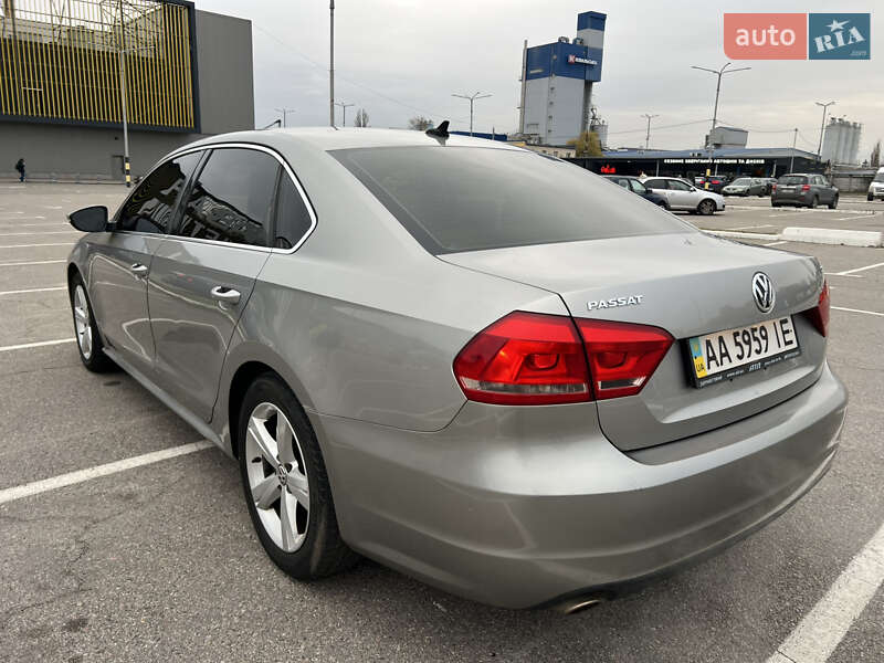 Седан Volkswagen Passat 2012 в Киеве