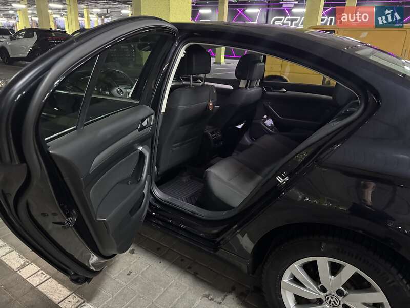 Седан Volkswagen Passat 2017 в Броварах