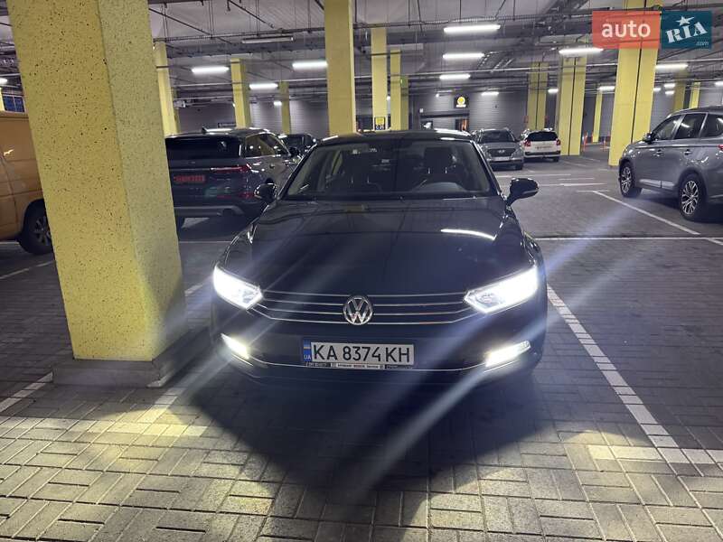 Седан Volkswagen Passat 2017 в Броварах