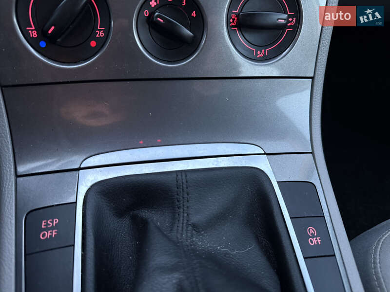 Универсал Volkswagen Passat 2009 в Одессе