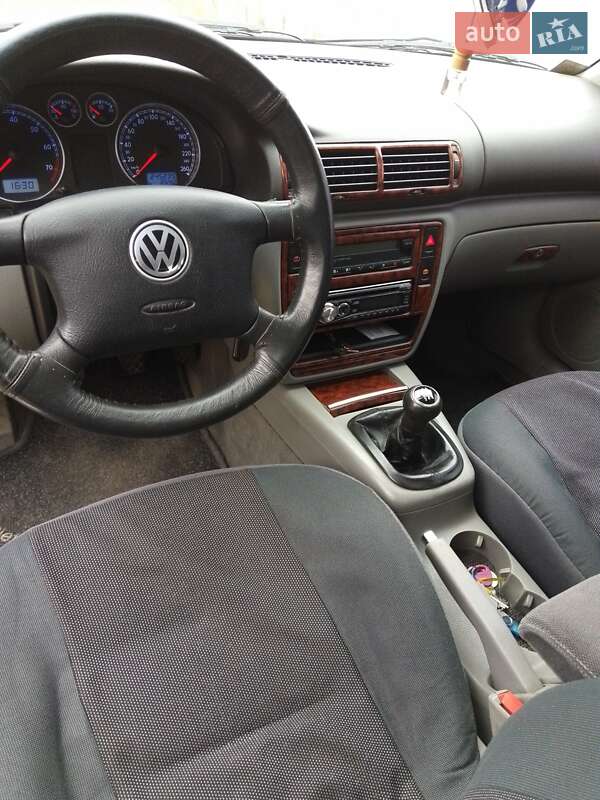 Седан Volkswagen Passat 2001 в Вышгороде фото 19 Седан Volkswagen Passat 2001 в Вышгороде