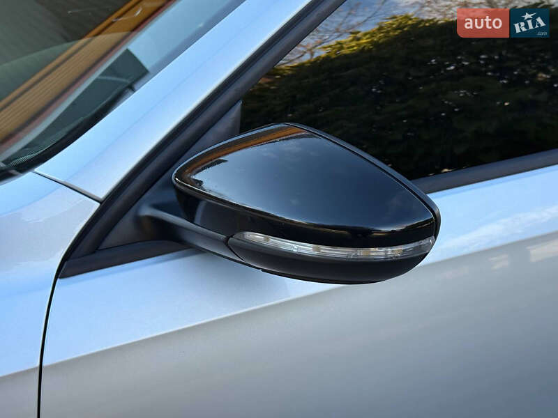 Седан Volkswagen Passat 2018 в Днепре