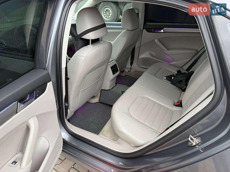 Седан Volkswagen Passat 2014 в Киеве