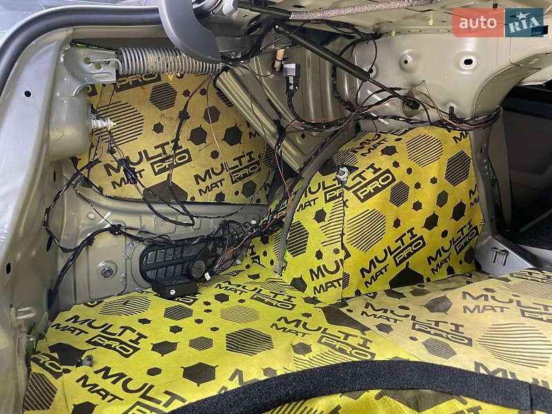 Седан Volkswagen Passat 2014 в Киеве