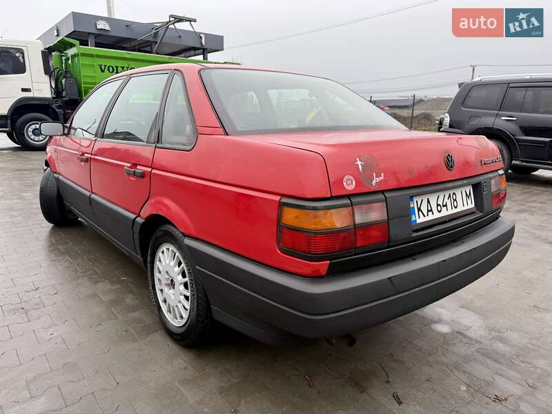 Седан Volkswagen Passat 1989 в Киеве