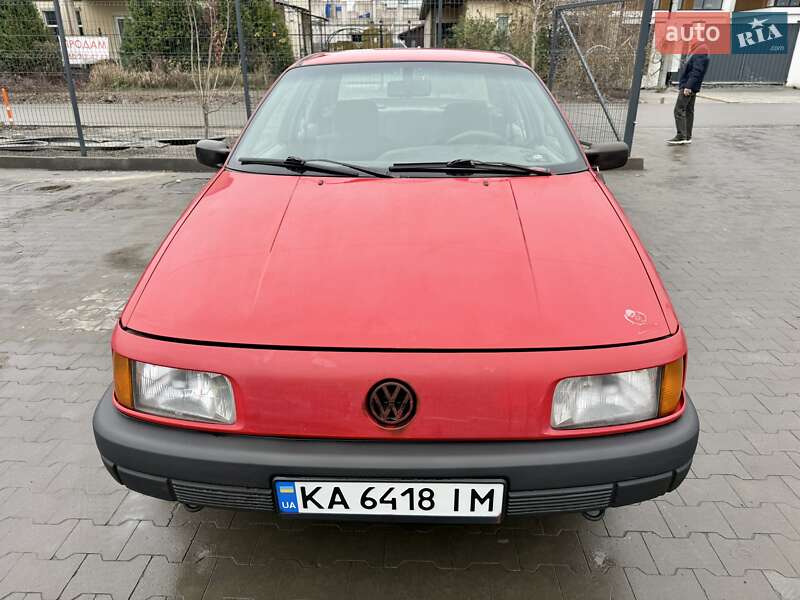 Седан Volkswagen Passat 1989 в Киеве