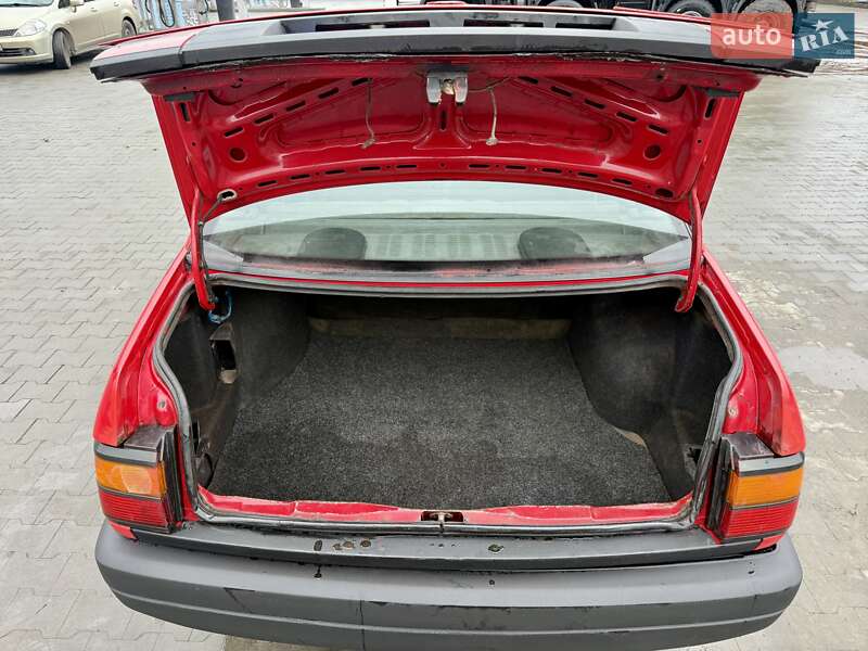 Седан Volkswagen Passat 1989 в Киеве