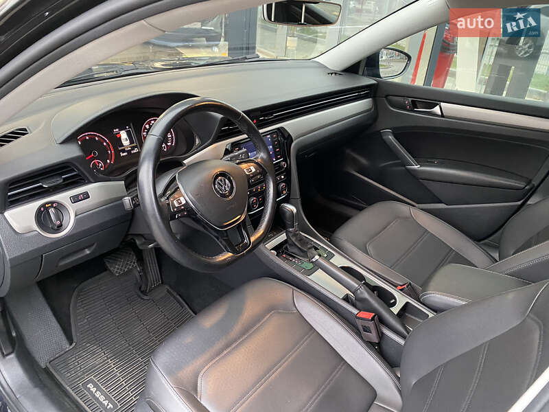 Седан Volkswagen Passat 2020 в Одессе