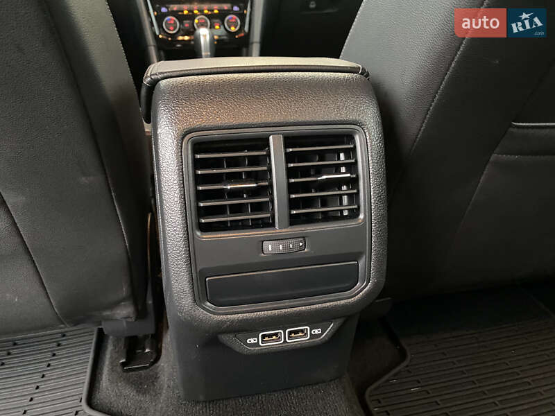 Седан Volkswagen Passat 2020 в Одессе