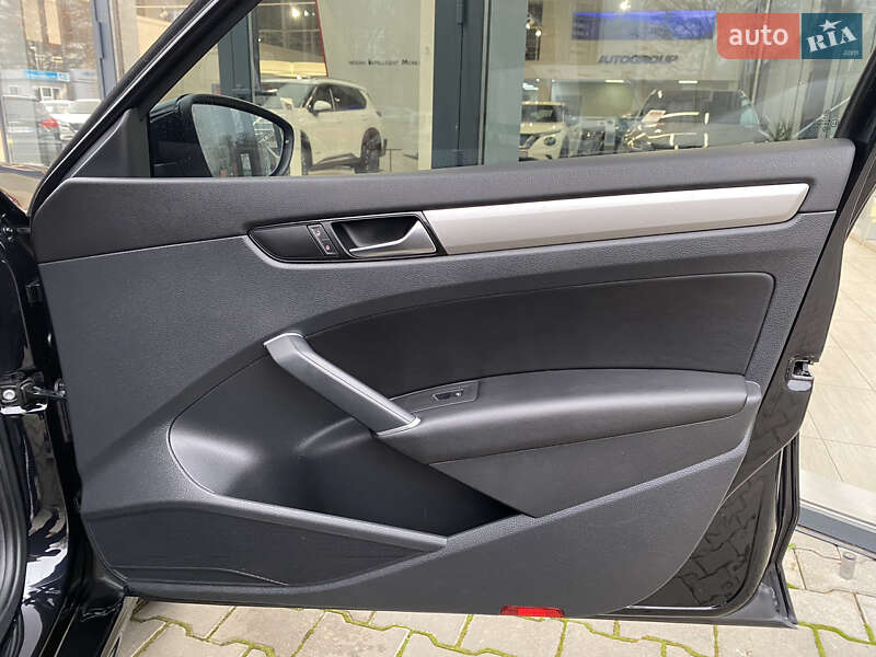 Седан Volkswagen Passat 2020 в Одессе