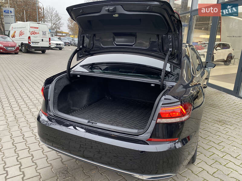 Седан Volkswagen Passat 2020 в Одессе