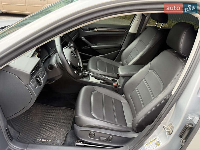 Седан Volkswagen Passat 2020 в Житомирі