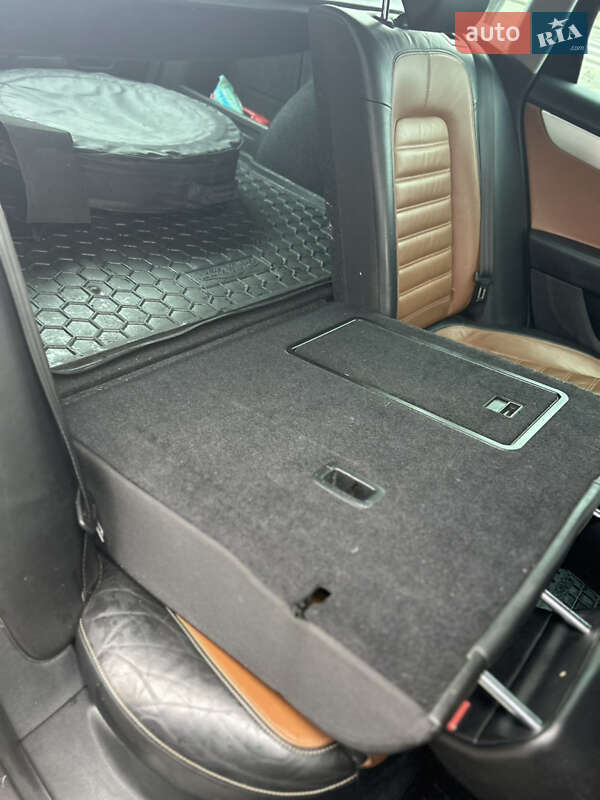 Универсал Volkswagen Passat 2011 в Хотове