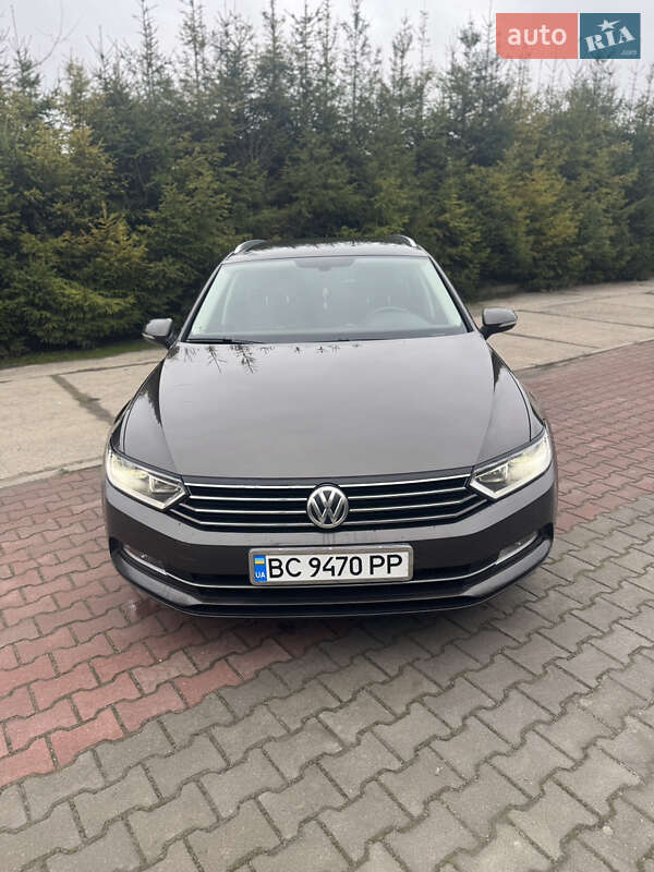 Універсал Volkswagen Passat 2015 в Шепетівці