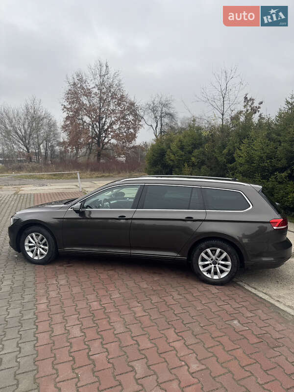 Універсал Volkswagen Passat 2015 в Шепетівці