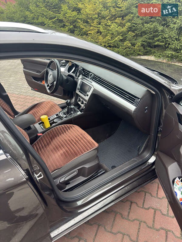 Універсал Volkswagen Passat 2015 в Шепетівці