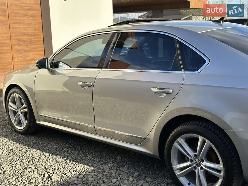 Седан Volkswagen Passat 2013 в Ужгороде