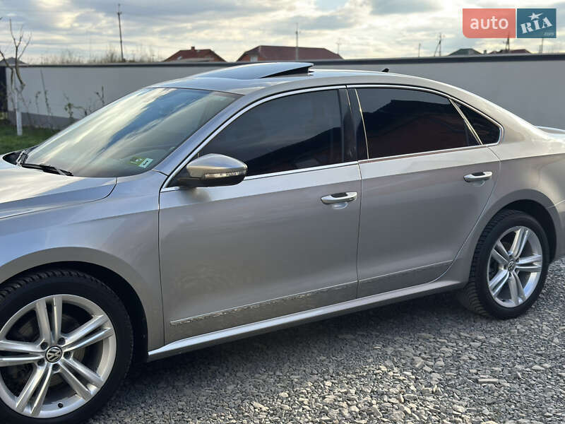 Седан Volkswagen Passat 2013 в Ужгороде