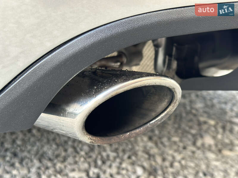 Седан Volkswagen Passat 2013 в Ужгороде