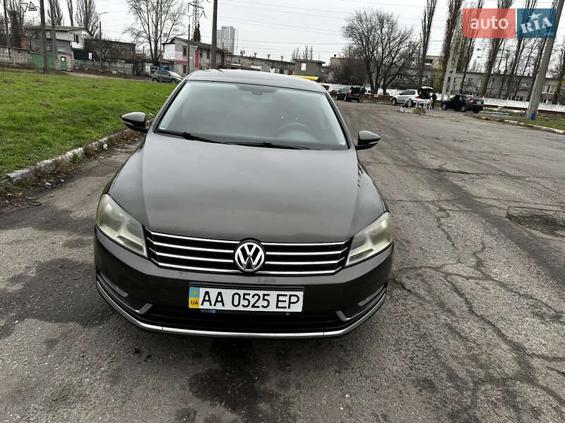 Седан Volkswagen Passat 2012 в Киеве фото 10 Седан Volkswagen Passat 2012 в Киеве