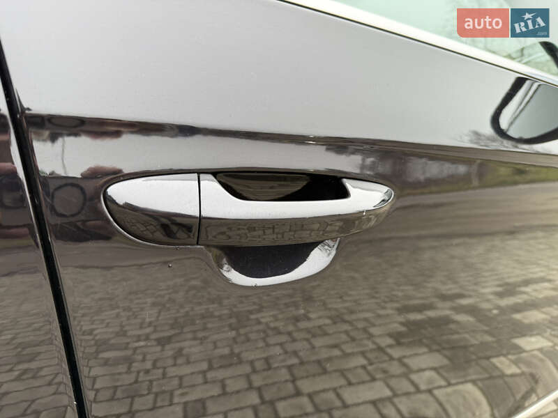 Седан Volkswagen Passat 2009 в Львове