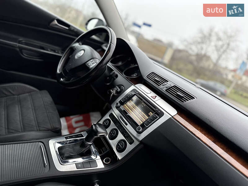 Седан Volkswagen Passat 2009 в Львове