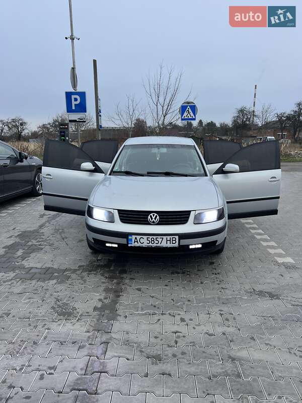 Седан Volkswagen Passat 2000 в Владимире