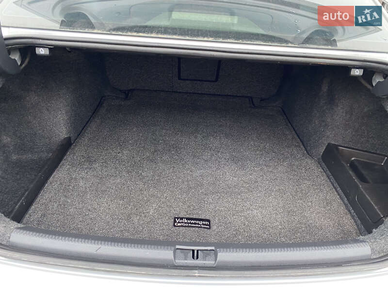 Седан Volkswagen Passat 2013 в Києві фото 17 Седан Volkswagen Passat 2013 в Києві