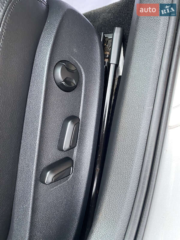 Седан Volkswagen Passat 2013 в Києві фото 25 Седан Volkswagen Passat 2013 в Києві