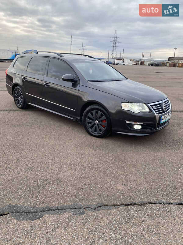 Універсал Volkswagen Passat 2010 в Ужгороді