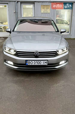 Седан Volkswagen Passat 2015 в Тернополі