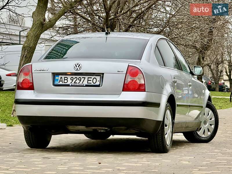 Седан Volkswagen Passat 2003 в Одессе