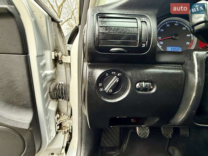 Седан Volkswagen Passat 2003 в Одессе