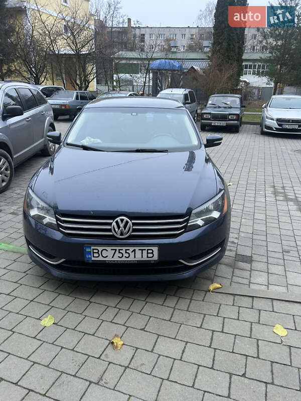 Седан Volkswagen Passat 2014 в Львове