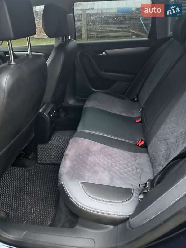 Универсал Volkswagen Passat 2011 в Дрогобыче