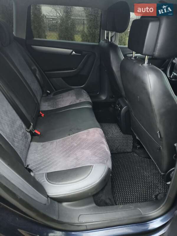 Универсал Volkswagen Passat 2011 в Дрогобыче